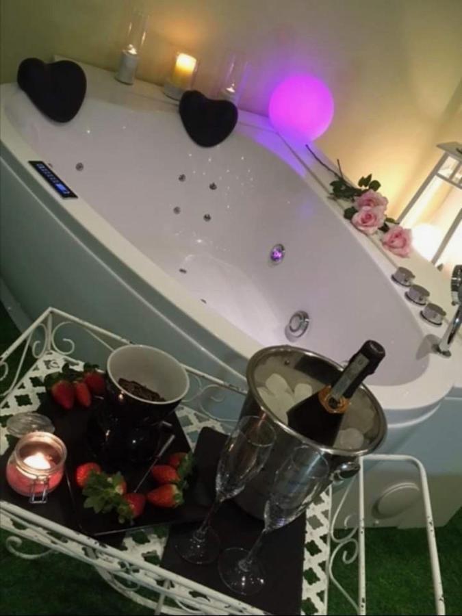 B&B Ravenna In Love Relax Conventello Exterior photo